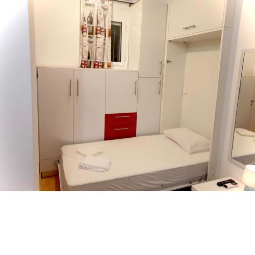 red white rooms