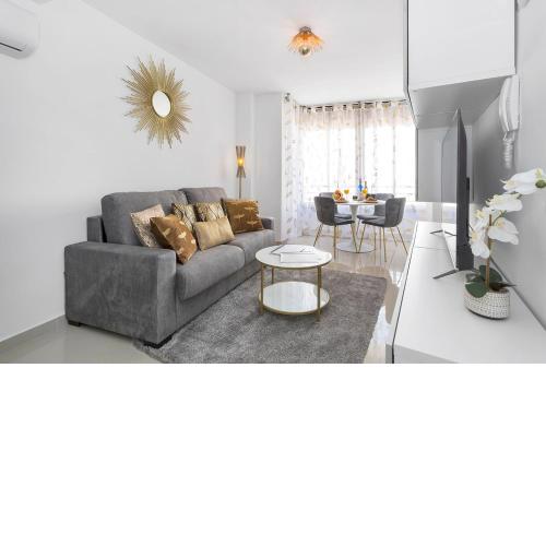 Reel Apartments- Walk to the beach and centre