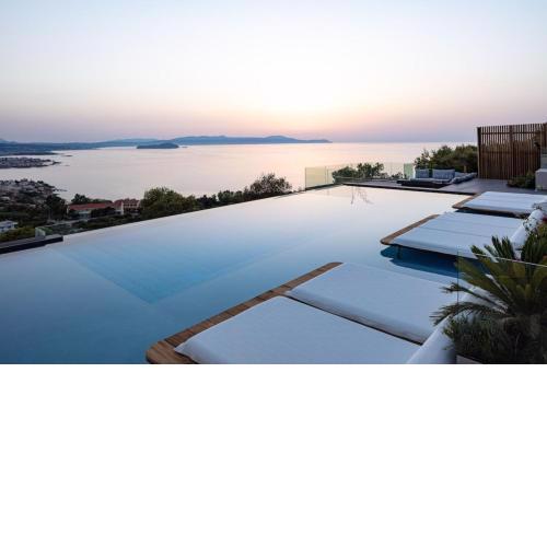 Regal Residence
