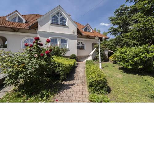 Regatta Apartmanház