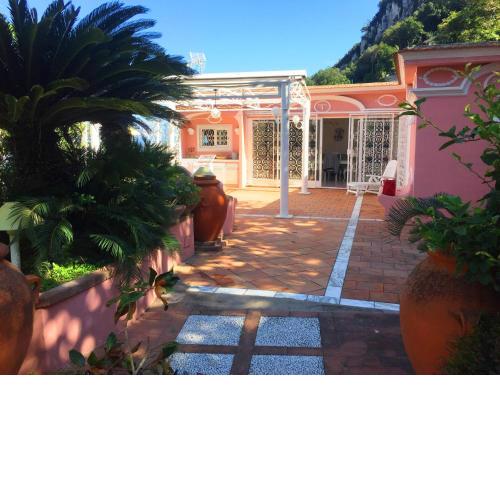 Regina di Capri - villa Acquaviva -