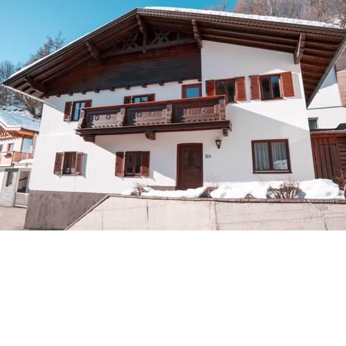 Reise im traditionell-modernen Stil|Ferienhaus|IBK