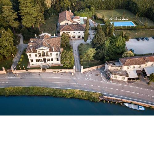 Relais et Châteaux Hotel Villa Franceschi