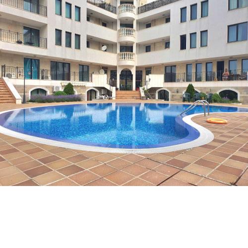 Relaxing Mountain View Apartment near the Beach