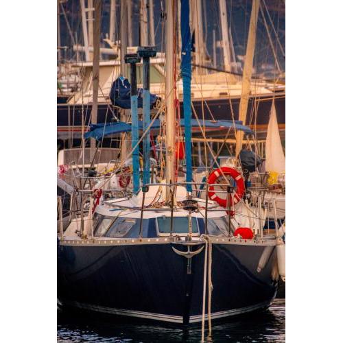 Relaxing stay in a cozy sailing boat in Kalamata