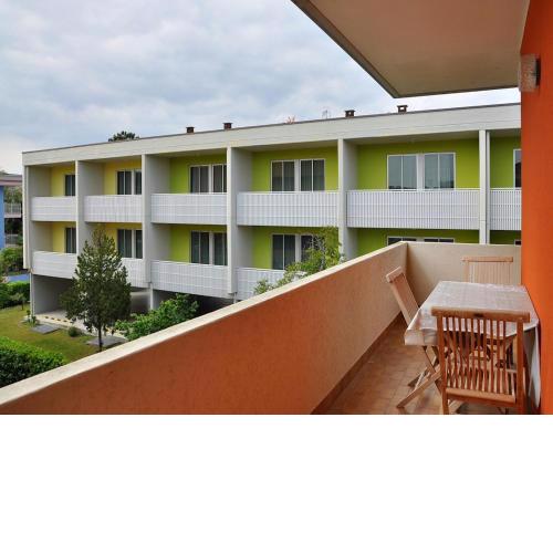 Renewed three room apartment with terrace and air conditioning