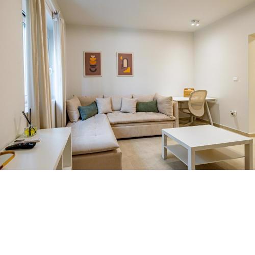 Renovated 1st-floor apt-close to the park