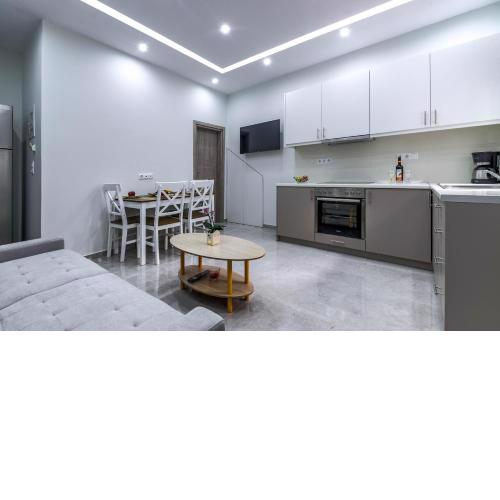 Renovated 2BD house close to Pireus port