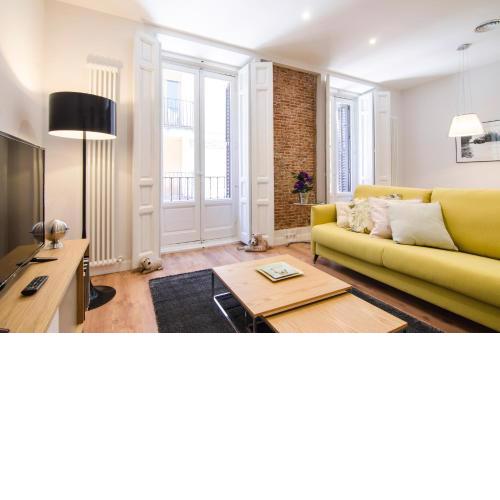 Renovated and Modern- 3Bd 2Bth- Anton Martin