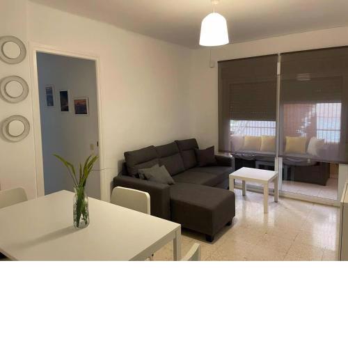 Renovated and newly furnished 3 bedroom apartment
