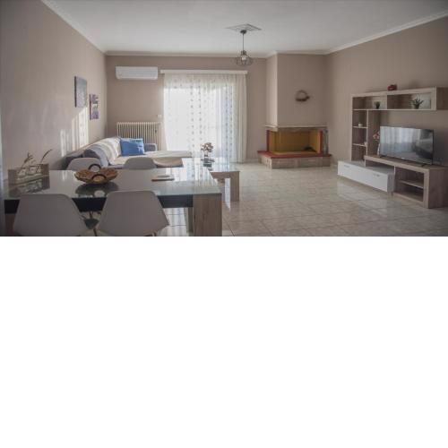 Renovated apartment in Pantokratoras beach