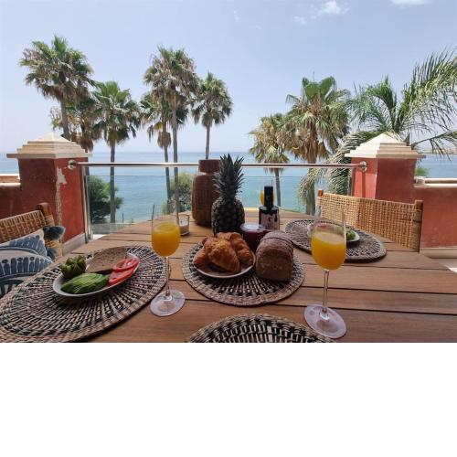 Renovated apartment with balcony and sea view