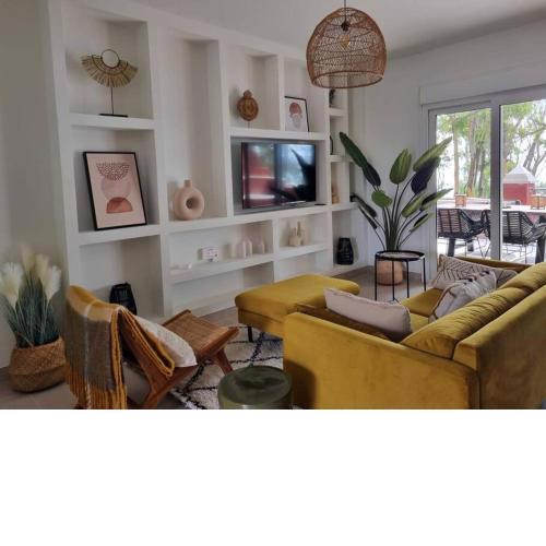 Renovated apartment with big balcony and sea view