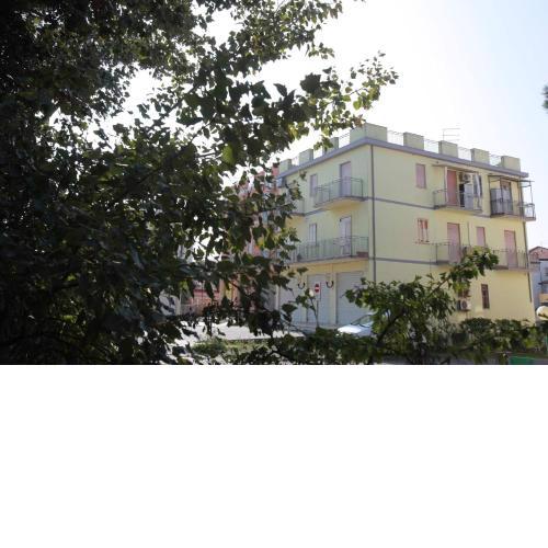 Renovated flat near the beach by Beahost Rentals