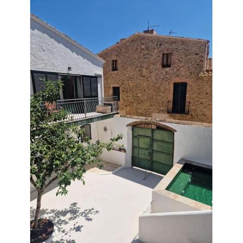 Renovated house Palau-Saverdera (Costa Brava)