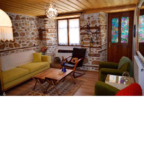 Renovated Old Manor House With Yard