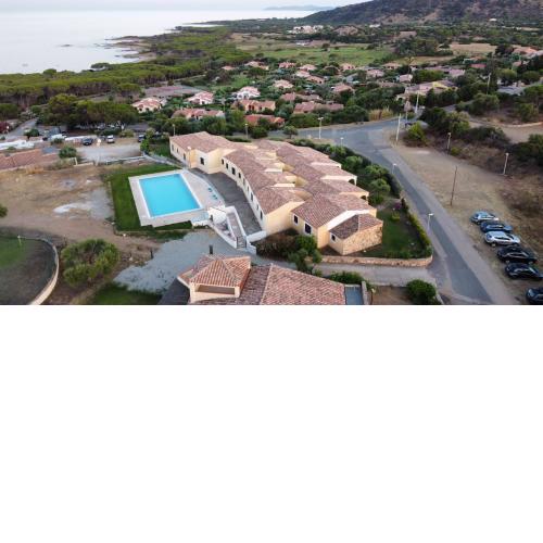 residence baia sant anna con piscina
