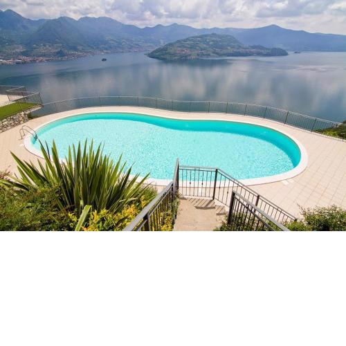 Residence Sirene alloggio Stefania vista lago e piscina