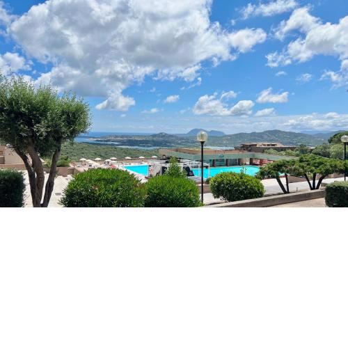 Residence with swimming-pool in Cugnana Verde