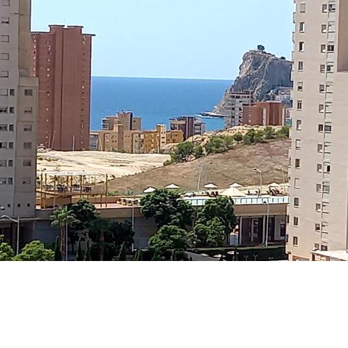 Residencial Torre Pinar junto al Campo de Golf en Playa Poniente Benidorm