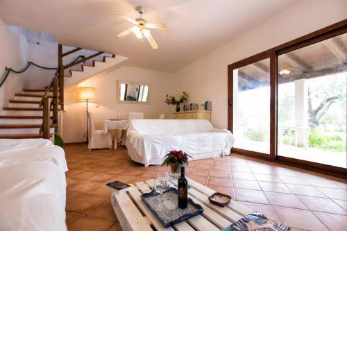 Residenza gli Ulivi, Villa privata con ampio giardino e uliveto