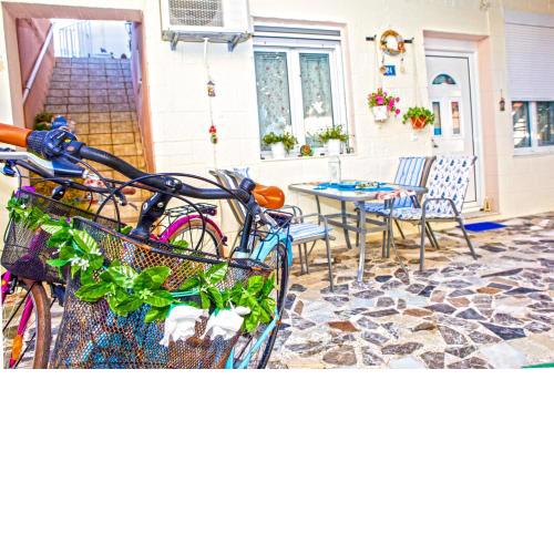 Rethimno Colour Studio with free bikes