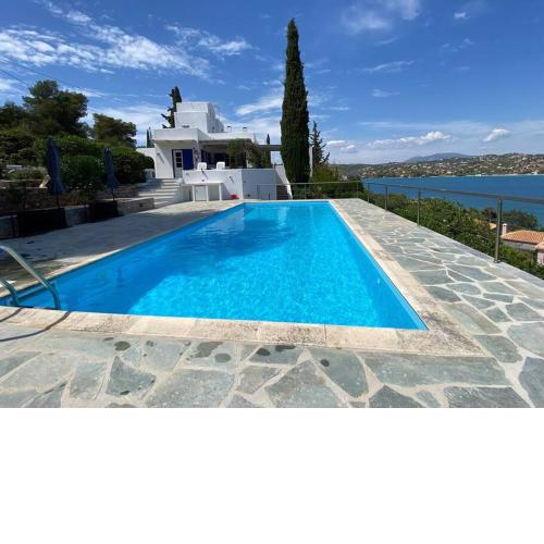 RETREAT VILLA BY THE SEA WITH POOL IN PORTO HELI