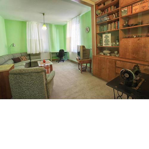 Retro & Friendly Old Town House with a Garden
