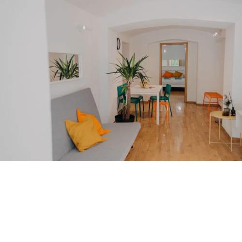 Rex Apartment Center + free P
