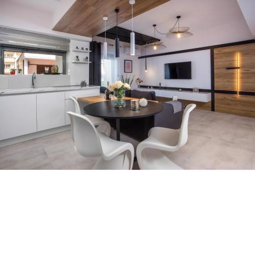 Rhodes Diamond luxury flat in the heart of town