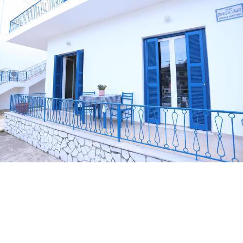Rhodes Town Garden Apartment