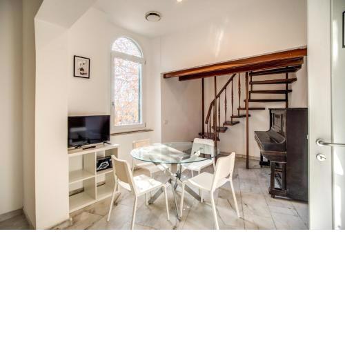 Rhome Apartments
