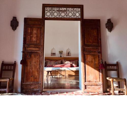Riad MI MA BO ... smile your’here...