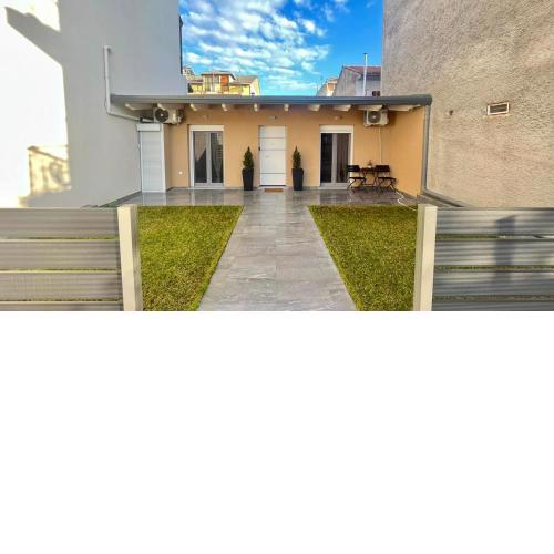 Ria's GardenView apartment