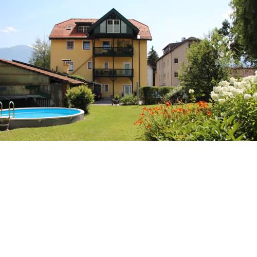Riedz Apartments