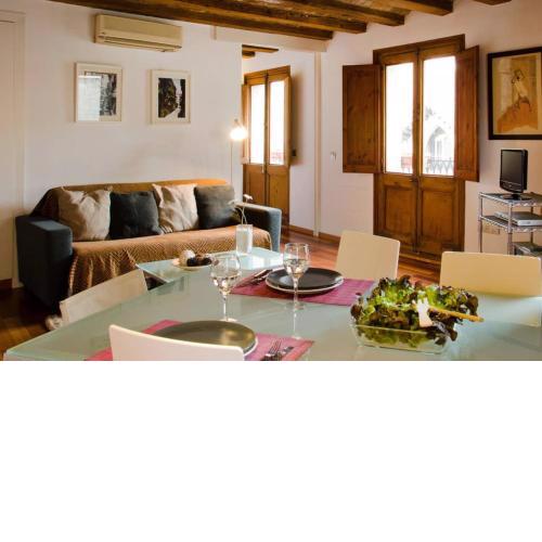 Ripoll Apartments