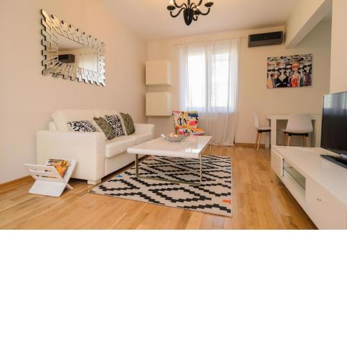 Rise & Shine Sofia Luxury Apartment