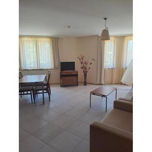 Rista apartment, Villa Park