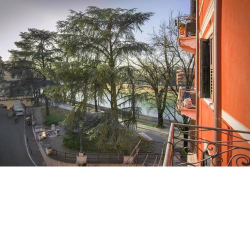 RIVER BALCONY