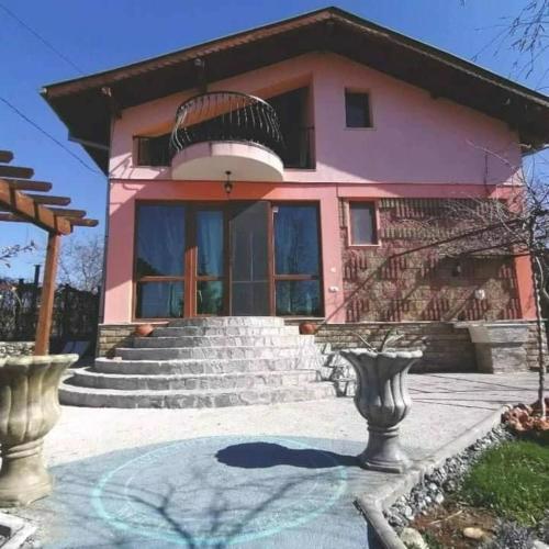 River Hills Guest House