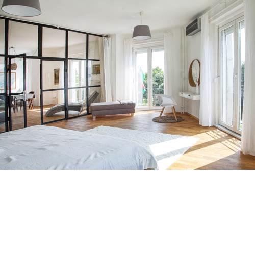 Riverside Panorama Apartment