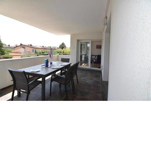 RNET - PORTOMAR 126 - Apartamento en Santa Margarita, Roses: Gran Terraza, Aire Acondicionado, Parking.