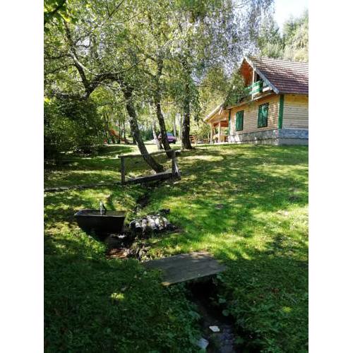 Robinzonski smještaj "Lazac Lokvarski" Lokve