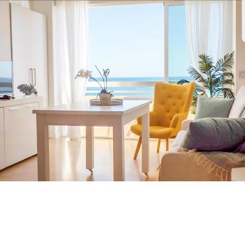 Roca Chica - Parking - Frente Playa - Terraza - Wifi - Bajondillo y Carihuela