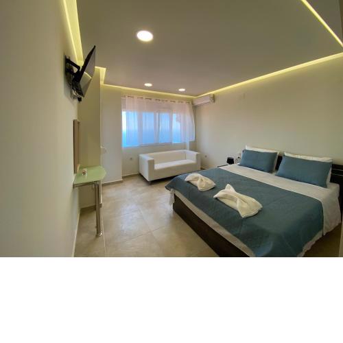 Rodia apartment with pool, jacuzzi & endless view