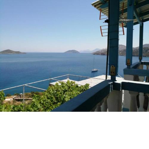 RODON AGIA KYRIAKI FAMILY APARTMENT in Spilia Leros