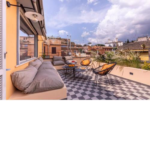 ROMAC - Condotti Penthouse in the Spanish Steps area