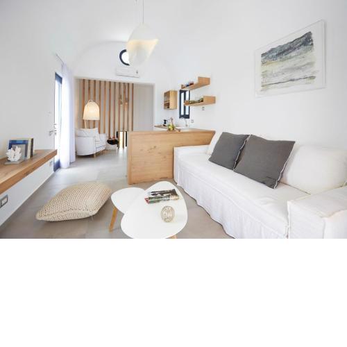 Romantic Santorini Getaway Villa Ammos 1 Bedroom Private Outdoor Pool and Beautiful Views Exo Gialos