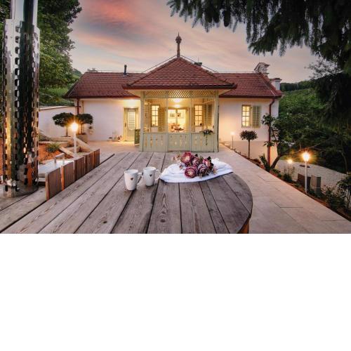 Romantic Villa Vilma With Hot Tub