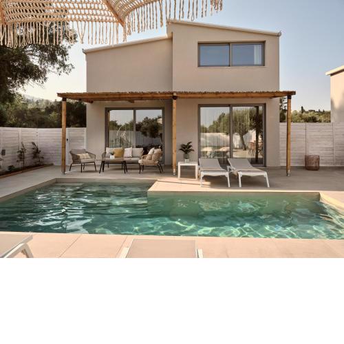 Romas Luxury Suites